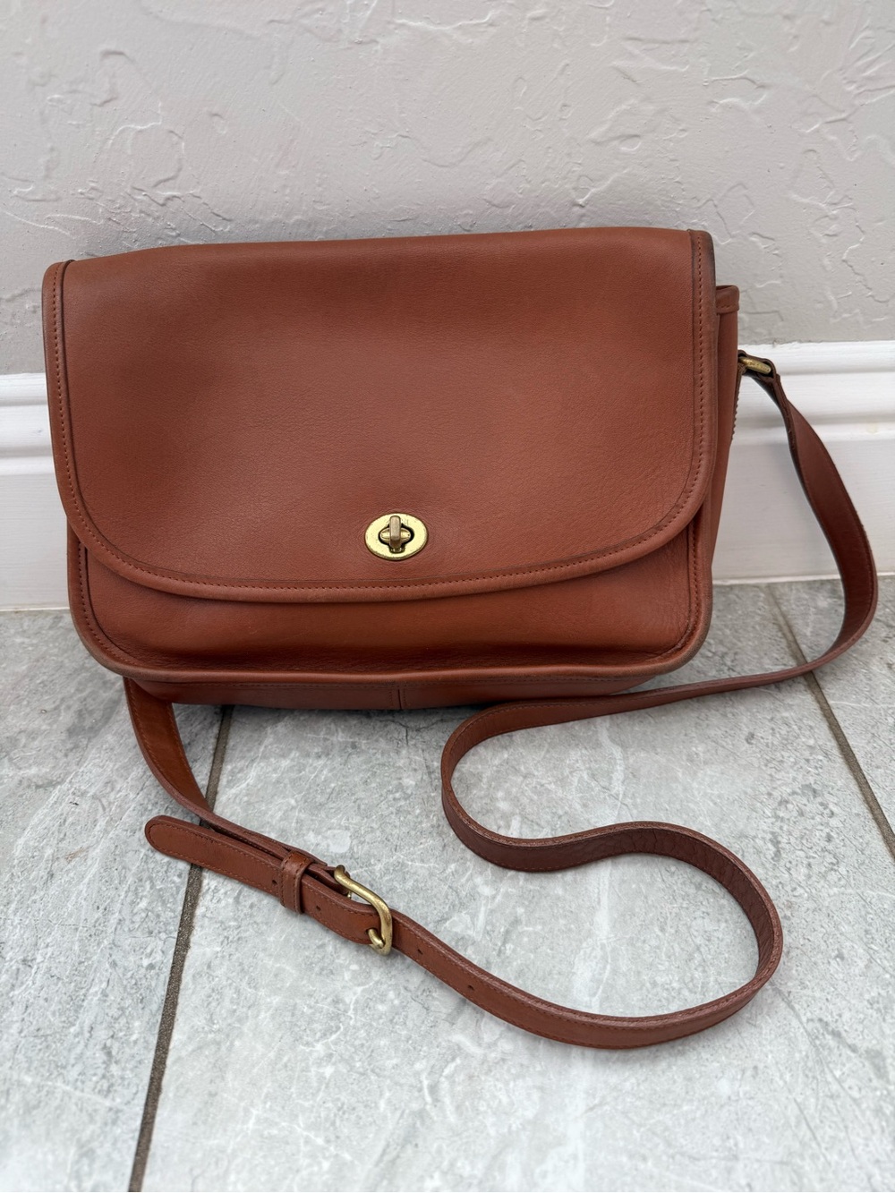 Vintage 90s Coach City Bag 9790 British Tan Leather Crossbody Made in USA